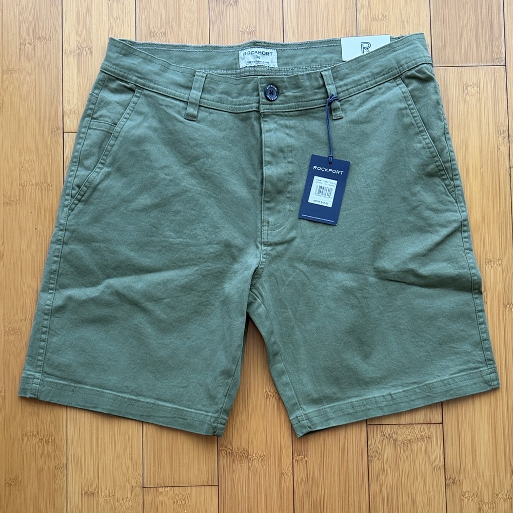 Rockport Men's Olive Flat-Front Casual Shorts